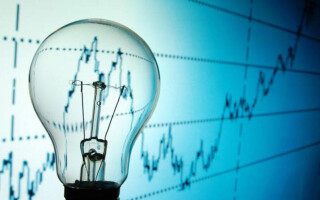 Kaip apskaičiuoti elektros energijos kainą pagal skaitiklį ir reguliavimo mokestį